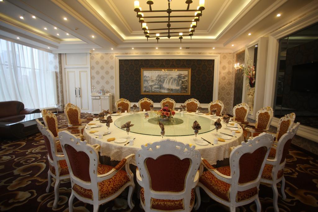 Milky Way Hotel Harbin Exterior foto